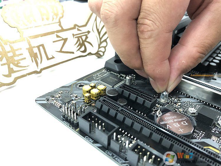 電腦怎么安裝固態(tài)硬盤？電腦安裝M.2和SATA SSD硬盤教程圖解
